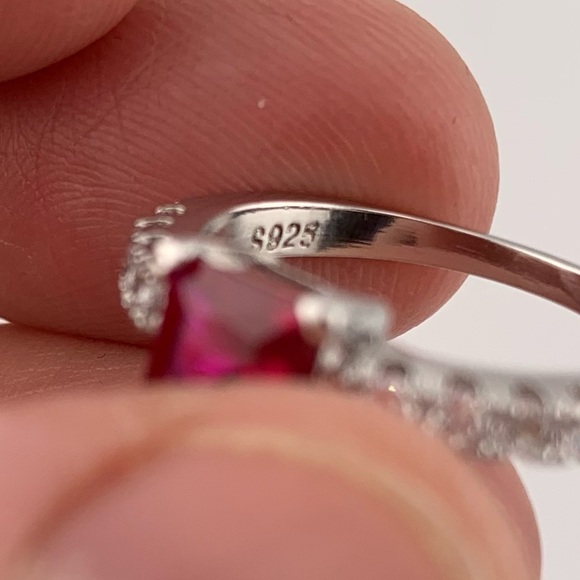 RUBY RING PRINCESS CUT 925 Sterling Silver CZ Size 6 Lab Created JULY birthstone - Picture 6 of 12